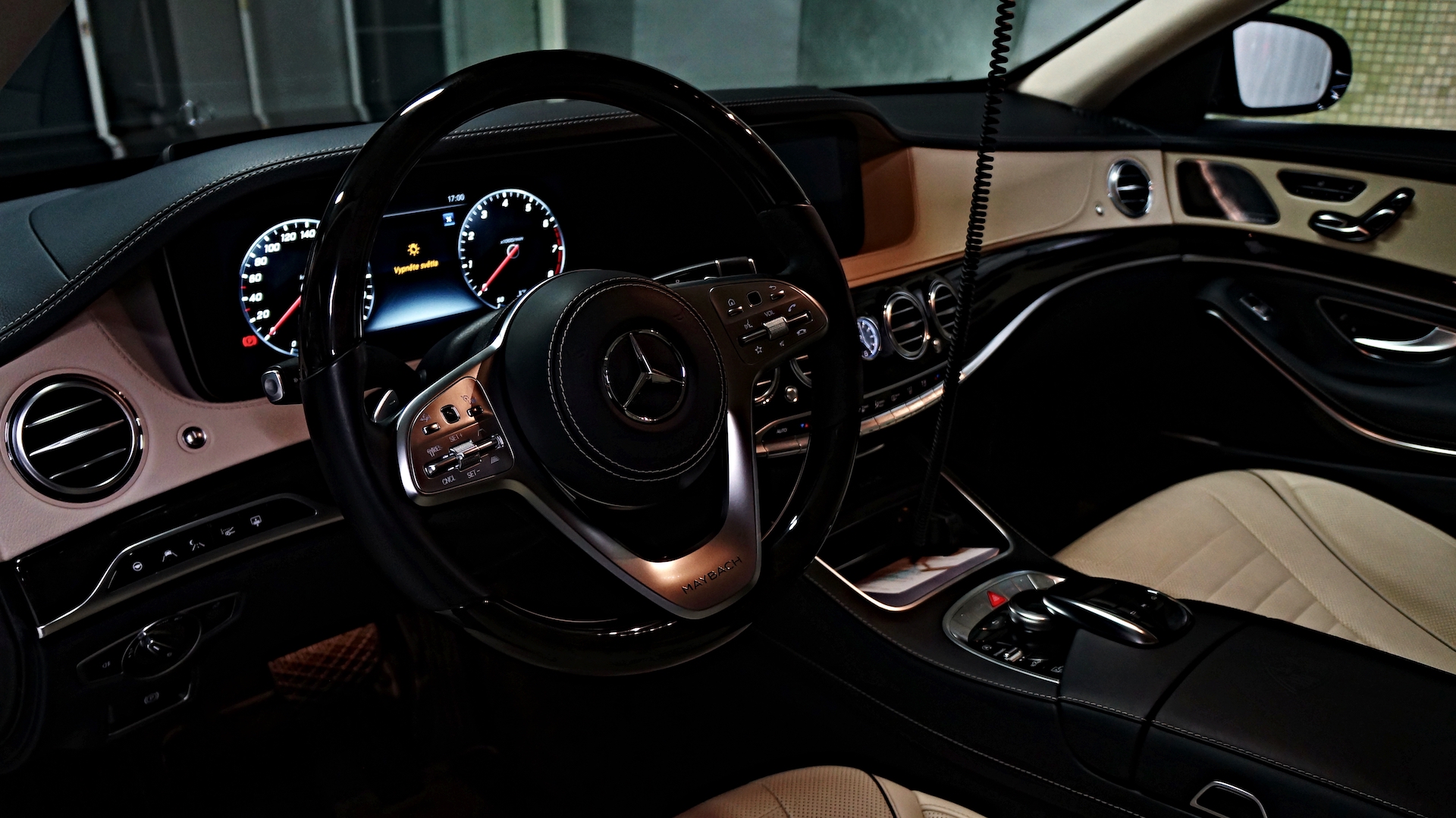 Mercedes Benz Maybach S560