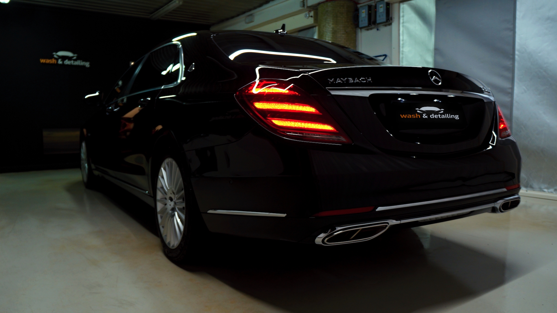 Mercedes Benz Maybach S560